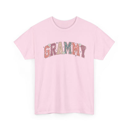 Light pink Grammy retro daisy t-shirt with varsity lettering and white daisies